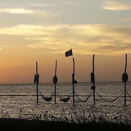 Hostel La Isla Holbox ภายนอก รูปภาพ